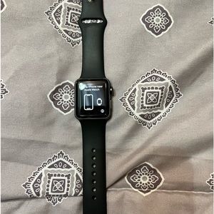 Apple Watch Series 3. In excellent condition watch band included